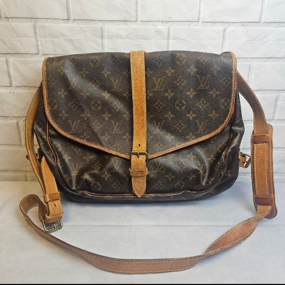 Louis Vuitton Saumur 35